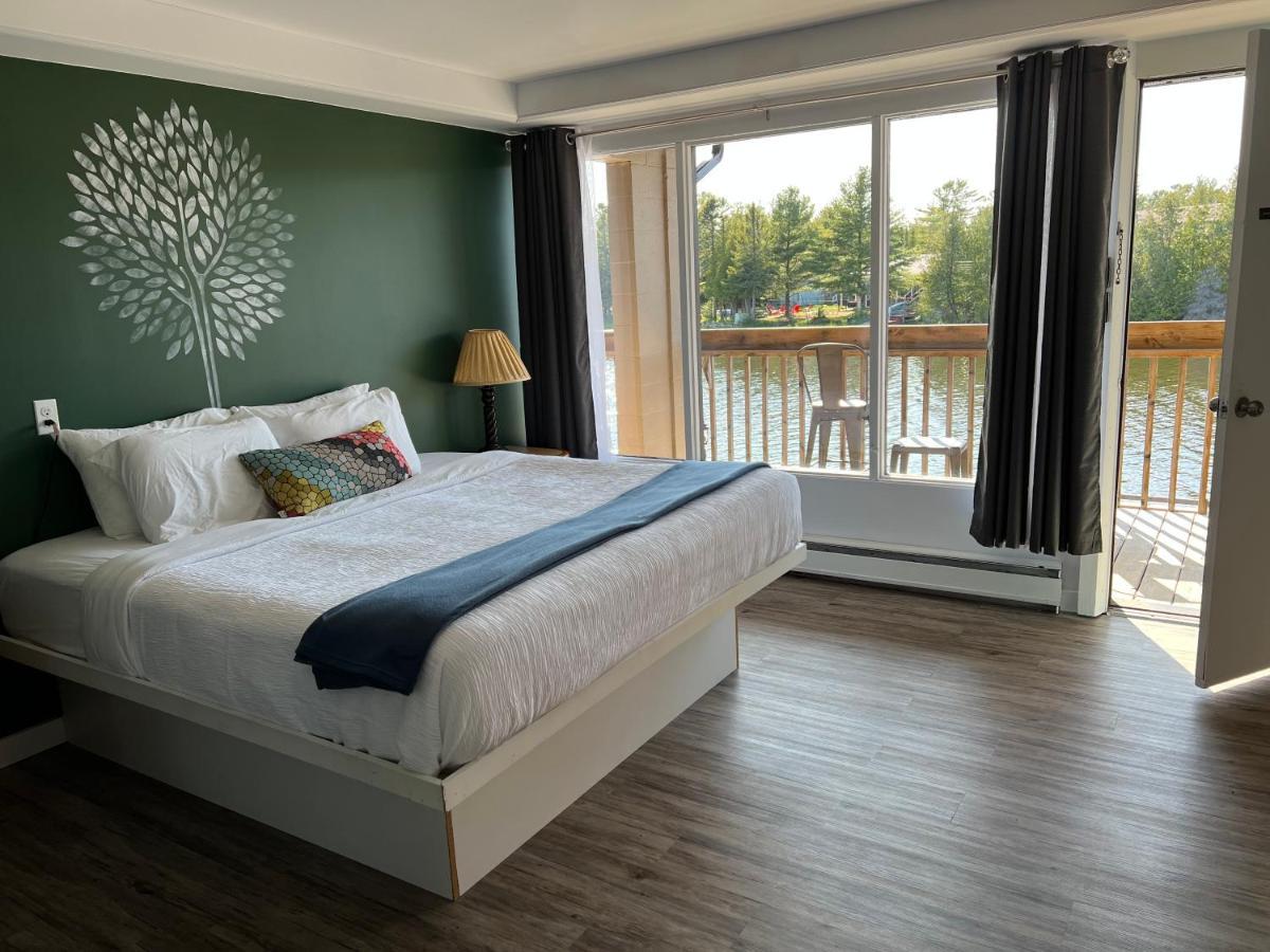 Kit Wat Motel & Marina Sauble Beach Exterior photo